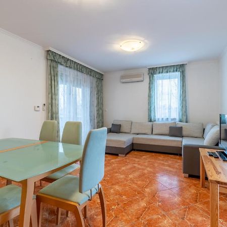 Egyuett A Csalad II Apartman By Bltn Siofok Dış mekan fotoğraf